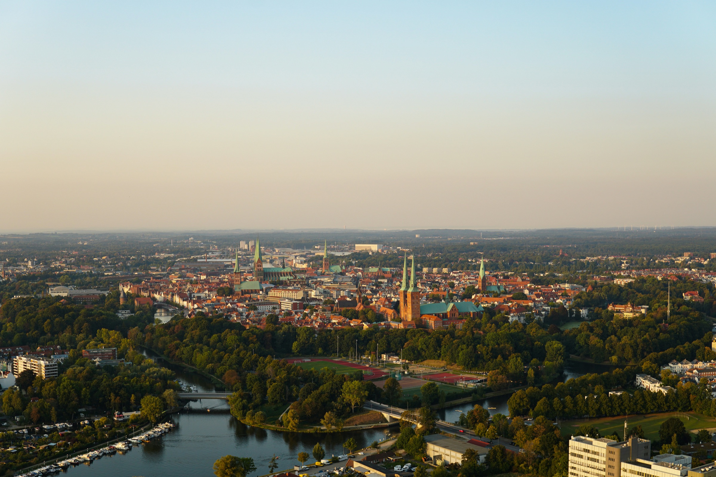 Panorama von Lübeck mit Kirchen und Altstadt